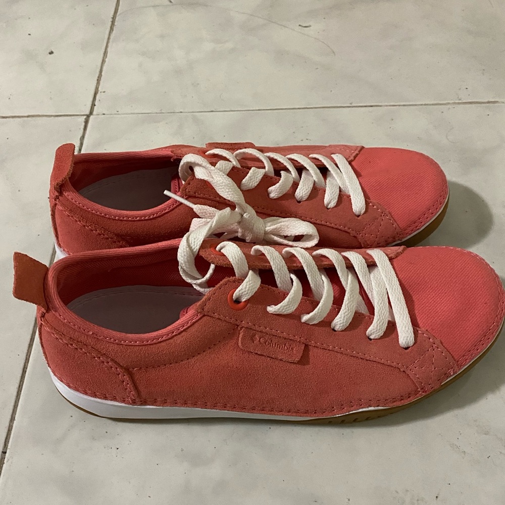 LAST CHANCE!NWOB Columbia sneakers